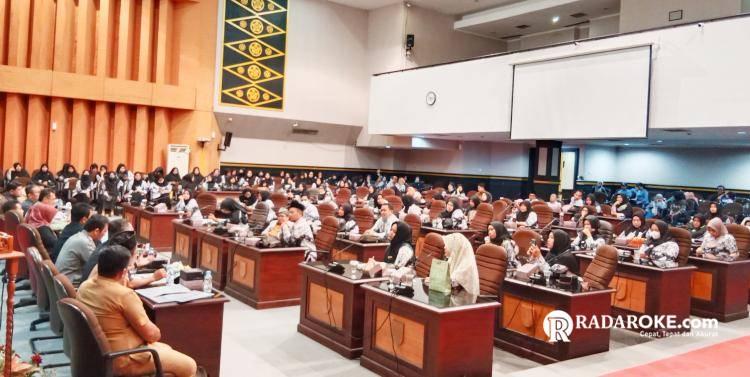DPRD Pekanbaru RDP dengan Guru Honorer
