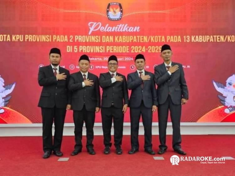Menerka Ketua KPU Riau