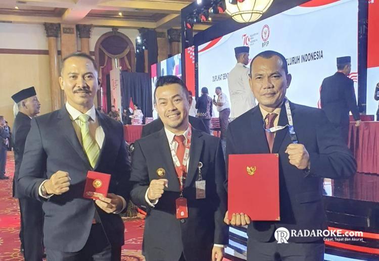 Pj Wako Pekanbaru Terima Duplikat Bendera Pusaka