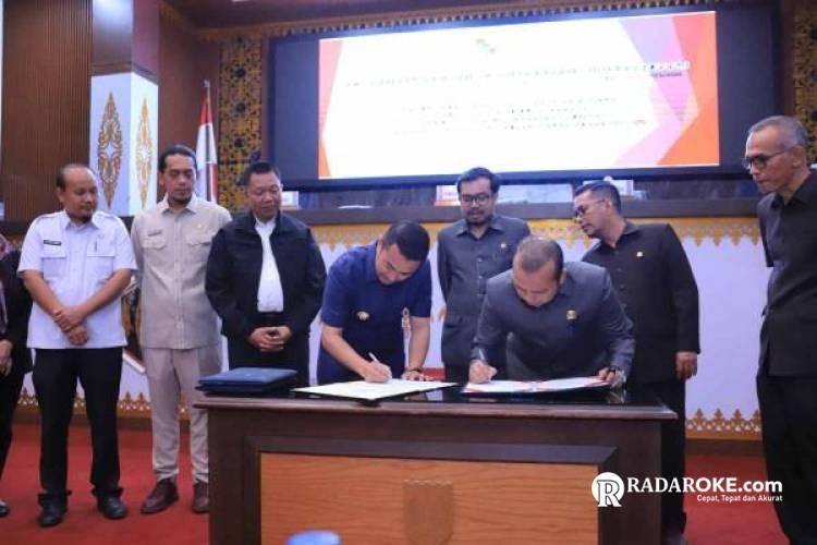 DPRD Pekanbaru Gelar Rapat Paripurna Pengesahan APBD Tahun 2025