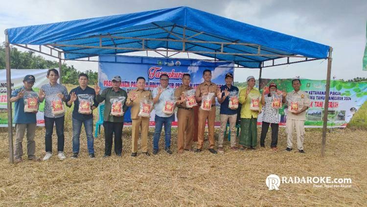 Hasil Panen Meningkat, Desa Pematang Duku Gelar Tasyakuran