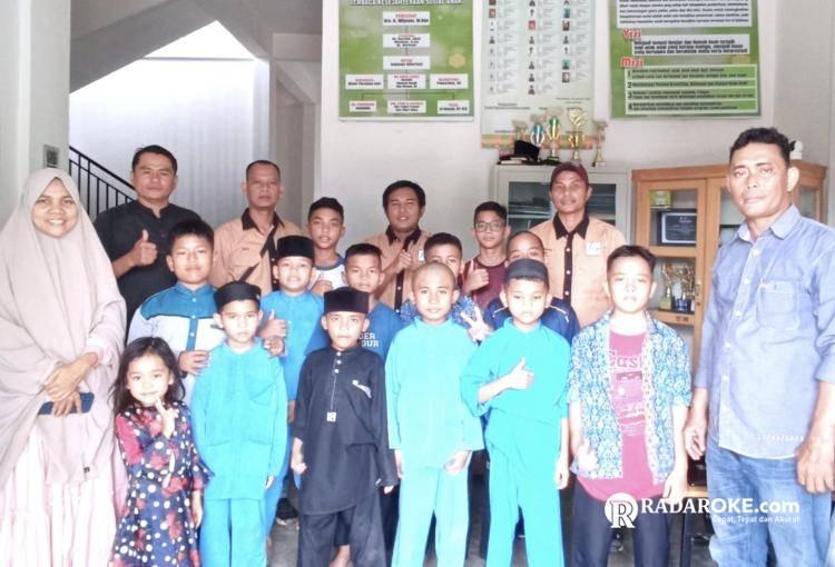 Forum Jurnalis Pekanbaru Berbagi Kebahagiaan di Panti Asuhan Putra An-Nisa