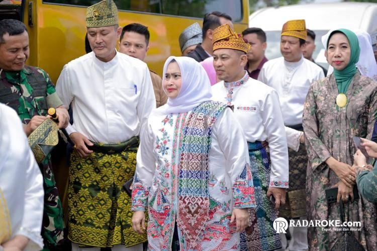 Usai Dilantik dan Retreat, Bupati Kasmarni Disambut Meriah di Bumi Lancang Kuning