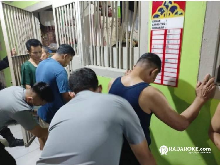 Fokus Berantas Narkoba, Lapas Pekanbaru Gandeng APH Gelar Razia Kamar Hunian Warga Binaan