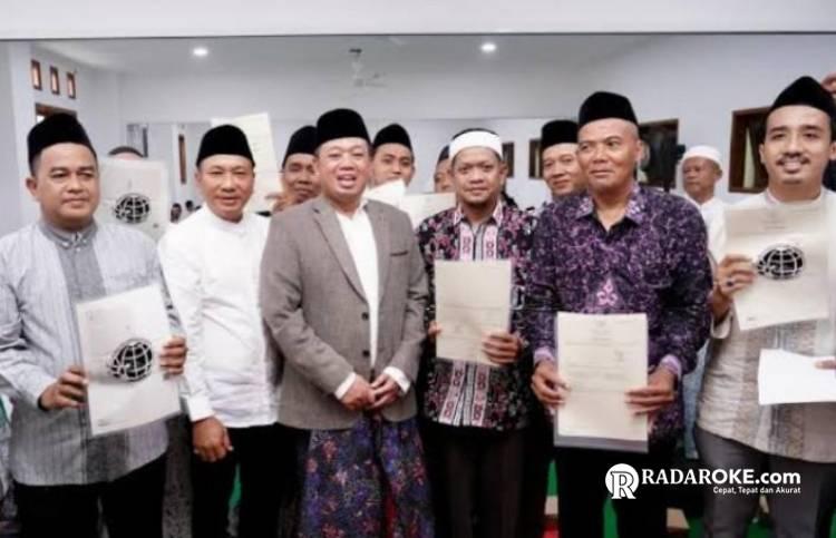Serahkan Sertipikat di Kudus, Menteri Nusron Tegaskan Pentingnya Redistribusi Tanah yang Produktif dan Berkeadilan