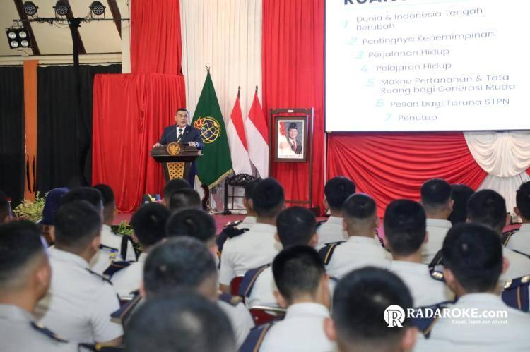 Beri Kuliah Umum di STPN Yogyakarta, Wamen Ossy: Tumbuhkan Jiwa Kepemimpinan dan Jadi Inspirasi