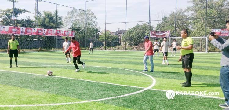 Perdana dan Berlangsung Meriah, Ketua PDI P Riau Zukri Misran Buka Turnamen Sepak Bola Bung Karno Cup 2025