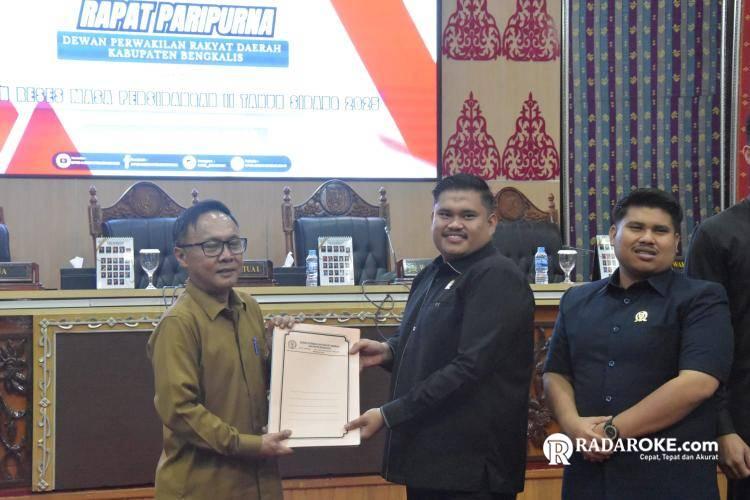 Bupati Bengkalis Terima Laporan Reses Masa Persidangan II Anggota DPRD Tahun Sidang 2025