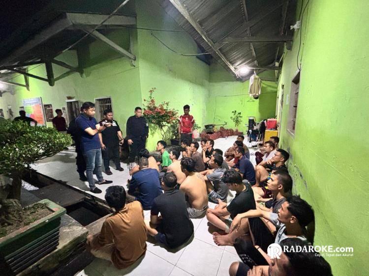 Gelar Razia Gabungan dan Tes Urin Kepada Warga Binaan, Lapas Kelas II Pekanbaru Berkomitmen Wujudkan Suasana Kondusif