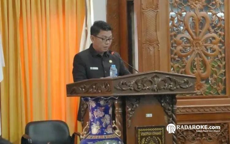 Diwakili Pj Sekda, Bupati Kuansing Hadiri Paripurna Jawaban Atas Pandangan Fraksi DPRD Kuantan Singingi 