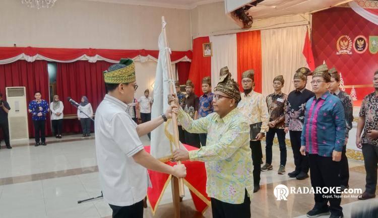 Resmi Dilantik Jadi Ketua, Menteri P2M Optimis Dibawah Kepemimpinan Iswandi, IKA UNDIP Riau Akan Lebih Maju