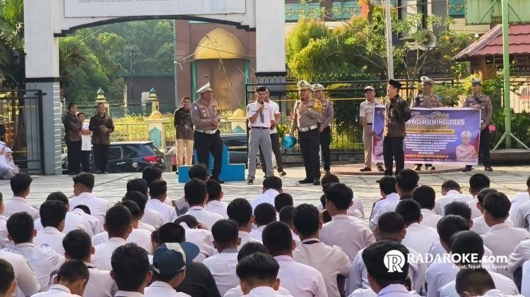 Dirlantas Polda Riau Berikan Arahan Pentingnya Keselamatan Berlalu Lintas 