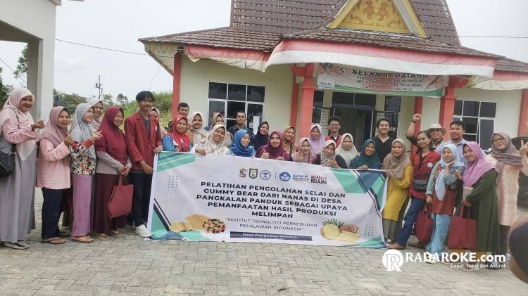 Tim Pengabdian ITP2I Berikan Pelatihan Pengolahan Selai dan Gummy Bear dari Nanas di Desa Pangkalan Panduk