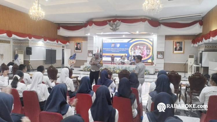 Dirlantas Polda Riau dan Jasa Raharja Gelar Edukasi Keselamatan Berlalu Lintas kepada Siswa SMP se-Pekanbaru