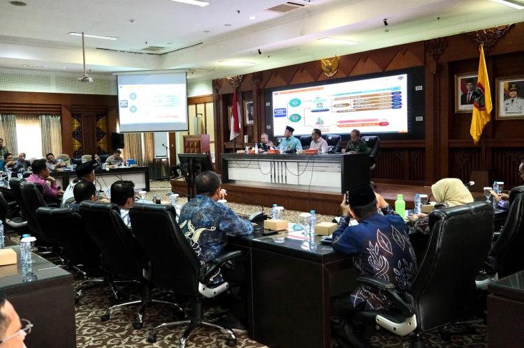 Menteri Nusron Ajak Pemerintah Daerah Se-Kalimantan Selatan Kawal Empat Program Strategis Kementerian ATR/BPN Banjarbaru,Radaroke.com- Menteri