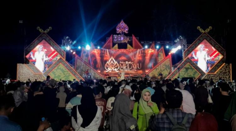 Bengkalis Hadir dan Ikut Meriahkan Panggung Pekan Budaya Melayu Serumpun di Hari Jadi ke-68 Riau