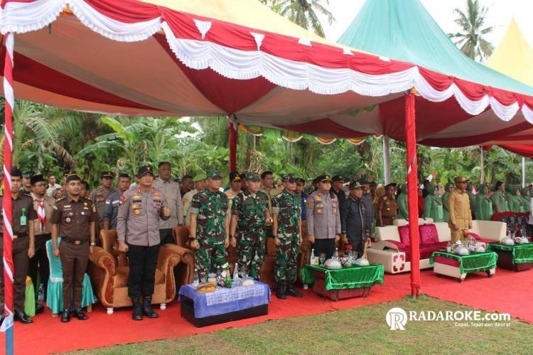 Danyon B Pelopor Hadiri Upacara Penutupan TMMD ke - 125
