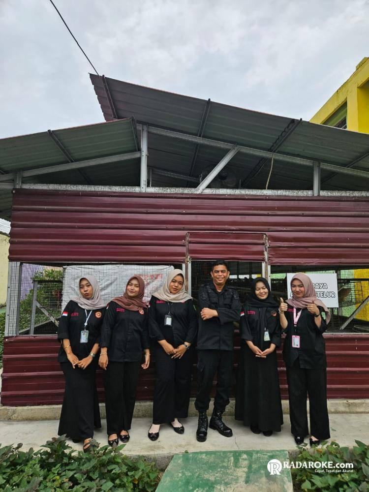 Antusias Mahasiswa KKP Melihat Kegiatan Program Kemandirian WBP Lapas Pekanbaru