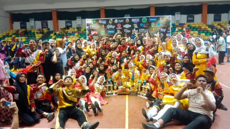SMPN 37 Pekanbaru Sukses Raih Piala Bergilir Gubernur Riau di Ajang Pekanbaru Drum Marching Championship 