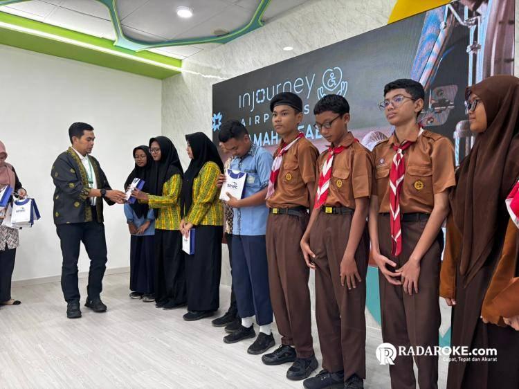 Program InJourney Airports Ramah Difabel: Bandara Internasional Sultan Syarif Kasim II Salurkan Bantuan Kacamata Baca untuk Siswa Pekanbaru
