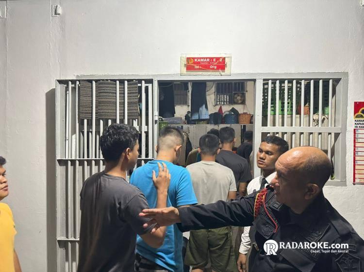 Tanggapi Aduan Masyarakat, Lapas Pekanbaru Langsung Gelar Razia Kamar Hunian Warga Binaan