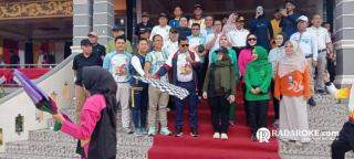 Dihadiri Ribuan Warga, Bupati Suhardiman Resmi Buka Pacu Jalur HUT Kuansing