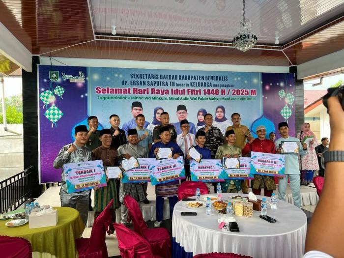 Dusun Parit Tukang Raih Juara 3 Festival Lampu Colok 2025 Kabupaten Bengkalis