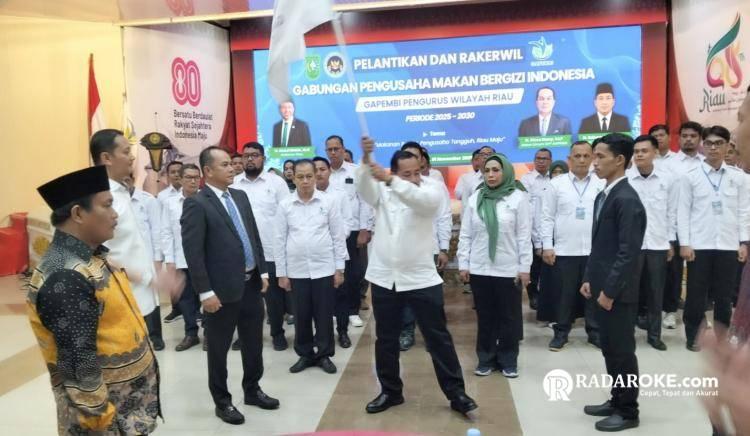 Suharmi Hasan Resmi Pimpin Gapembi Wilayah Riau Periode 2025-2030