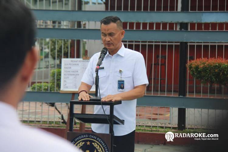 Dari Apel Pagi Menuju Kinerja Gemilang: Pesan Kalapas Yuniarto untuk Seluruh Petugas Lapas Pekanbaru