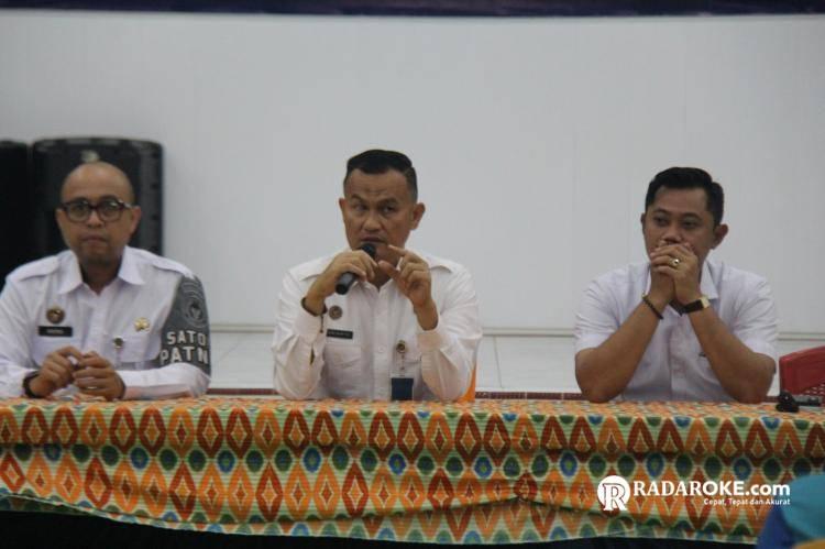 Kepala Lapas Pekanbaru Beserta Pejabat Pengamanan Sampaikan Arahan kepada Warga Binaan