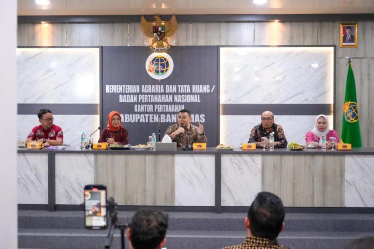 Tinjau Kantah Kabupaten Banyumas, Wamen Ossy Tekankan Pentingnya Peningkatan Kualitas Layanan