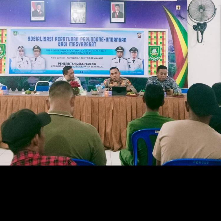 Kapolsek Bengkalis Beri Penyuluhan UU ITE di Pedekik, Tekankan Pentingnya Etika Bermedia Sosial