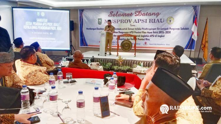 Kadisdik Erisman Yahya Buka Musrov Asosiasi Pengawas Sekolah Indonesia Provinsi Riau Tahun 2025