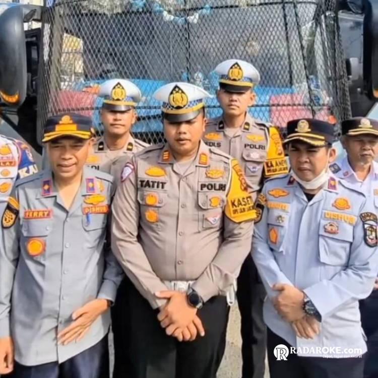 Kasatlantas Polres Pelalawan AKP Tatit Rizkiyan Pimpin Ramp Check Jelang Nataru di Lintas Timur Pangkalan Kerinci