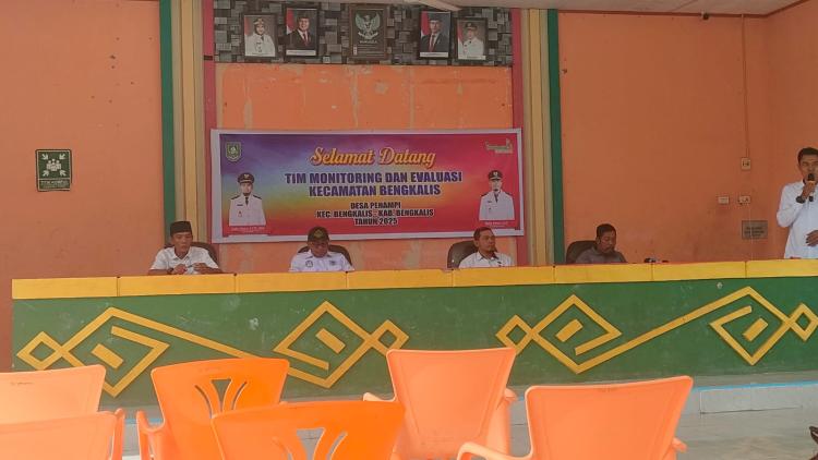 Pemkab Bengkalis Lakukan Monev Penyelenggaraan Pemerintahan Desa Penampi, Dorong Penguatan Akuntabilitas dan Kinerja Aparatur