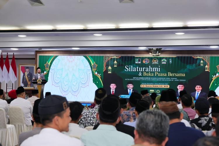 Buka Puasa Bersama Ketua Komisi II DPR RI di Semarang, Menteri Nusron Ingatkan Prinsip Keadilan bagi Seorang Pimpinan