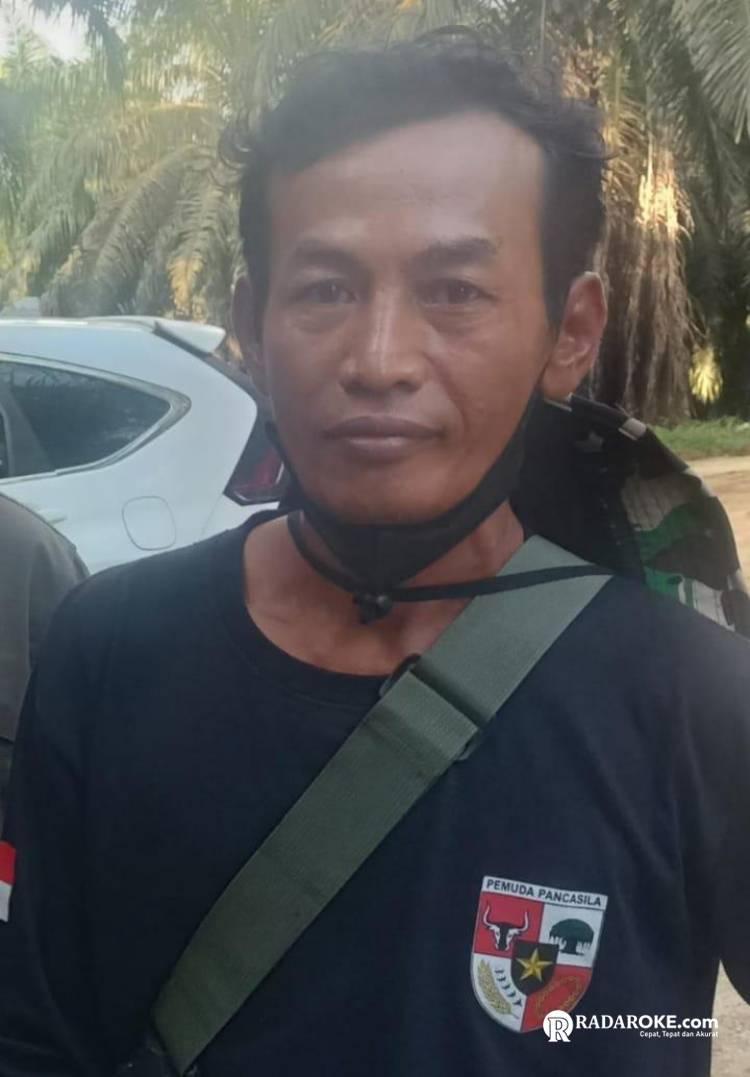 Jonny Wardi, Pembawa Klewang Tertangkap Tangan Melakukan Penjarahan TBS di kebun eks PT SAL