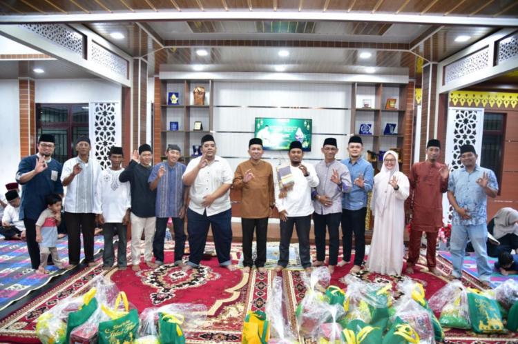 Bappeda Bengkalis Tutup Kegiatan ASN Mengaji Ramadan dengan Berbagi Takjil