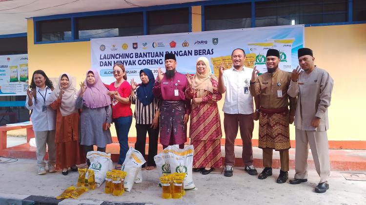 BULOG Bengkalis Salurkan Bantuan Beras dan Minyak Goreng untuk 61.301 Penerima