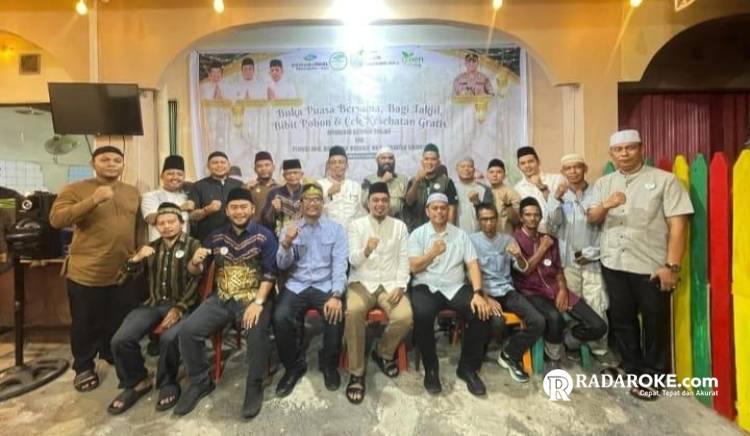 Pemuda Inhil dan KBB Inhu Berbagi Takjil Hingga Bibit Pohon dan Periksa Kesehatan Gratis