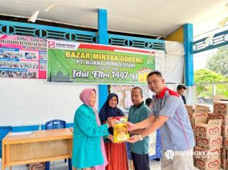 PT Buana Wira Lestari Mas dan PT Ramajaya Pramukti Gelar Bazar Minyak Goreng Murah 