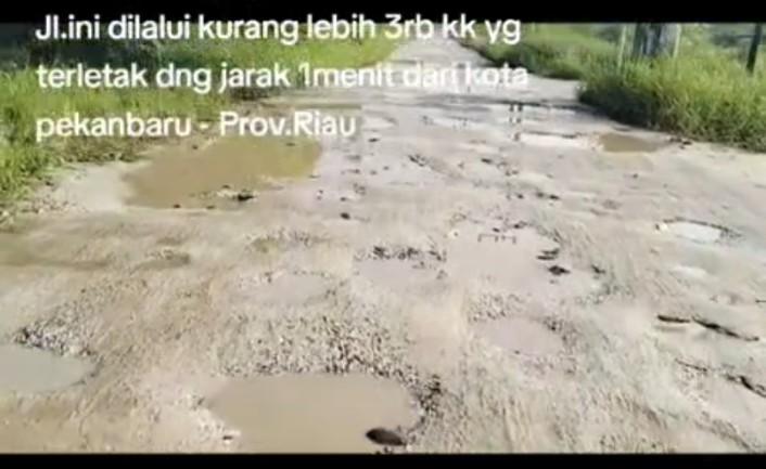 Warga Keluhkan Kondisi Jalan Rusak dan Berlubang, Bupati dan Plt Gubri Diminta Bangun Jalan Teropong I Kubang Kampar
