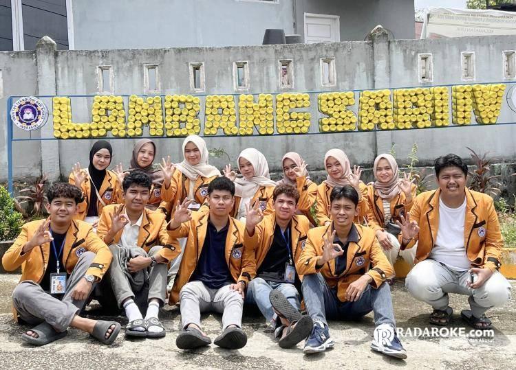 Mahasiswa KKN ITB Indragiri Hadirkan Inovasi Tulisan Taman Berbasis Ecobrick di Desa Lambang Sari IV