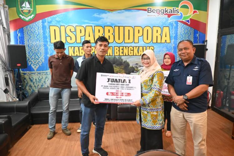 Pangkalan Batang Barat Raih Juara Satu Lampu Colok 2026