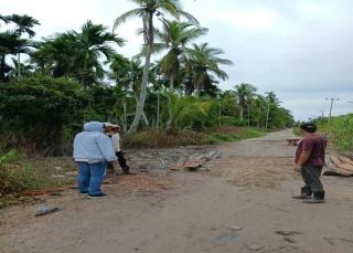 Jalan Parit Guntung Sanglar Diperbaiki, Kadis PU Inhil: Ini Hanya Bersifat Sementara