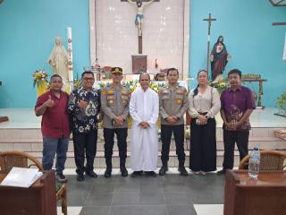 Polsek Tapung Siagakan Personel Amankan Ibadah Paskah, Jemaat Larut dalam Khidmat