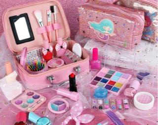 Waspada, Ini Dampak Makeup untuk Anak-anak