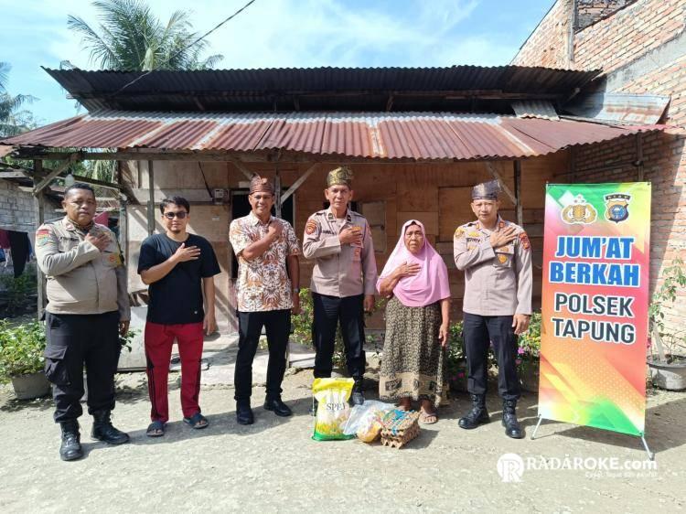 Kapolsek Tapung Tebar Kepedulian Melalui "Jumat Berkah" Wujud Nyata Polisi Hadir di Masyarakat