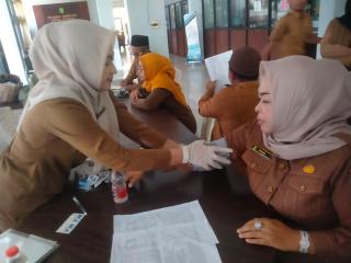 Dukung Deteksi Dini PTM, Puskesmas Sipayung Hadirkan Layanan CKG di Kantor Camat Rengat