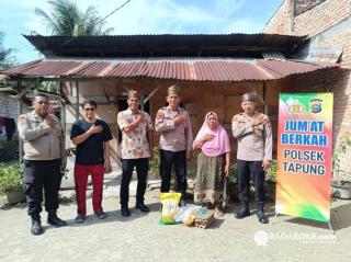 Kapolsek Tapung Tebar Kepedulian Melalui "Jumat Berkah" Wujud Nyata Polisi Hadir di Masyarakat